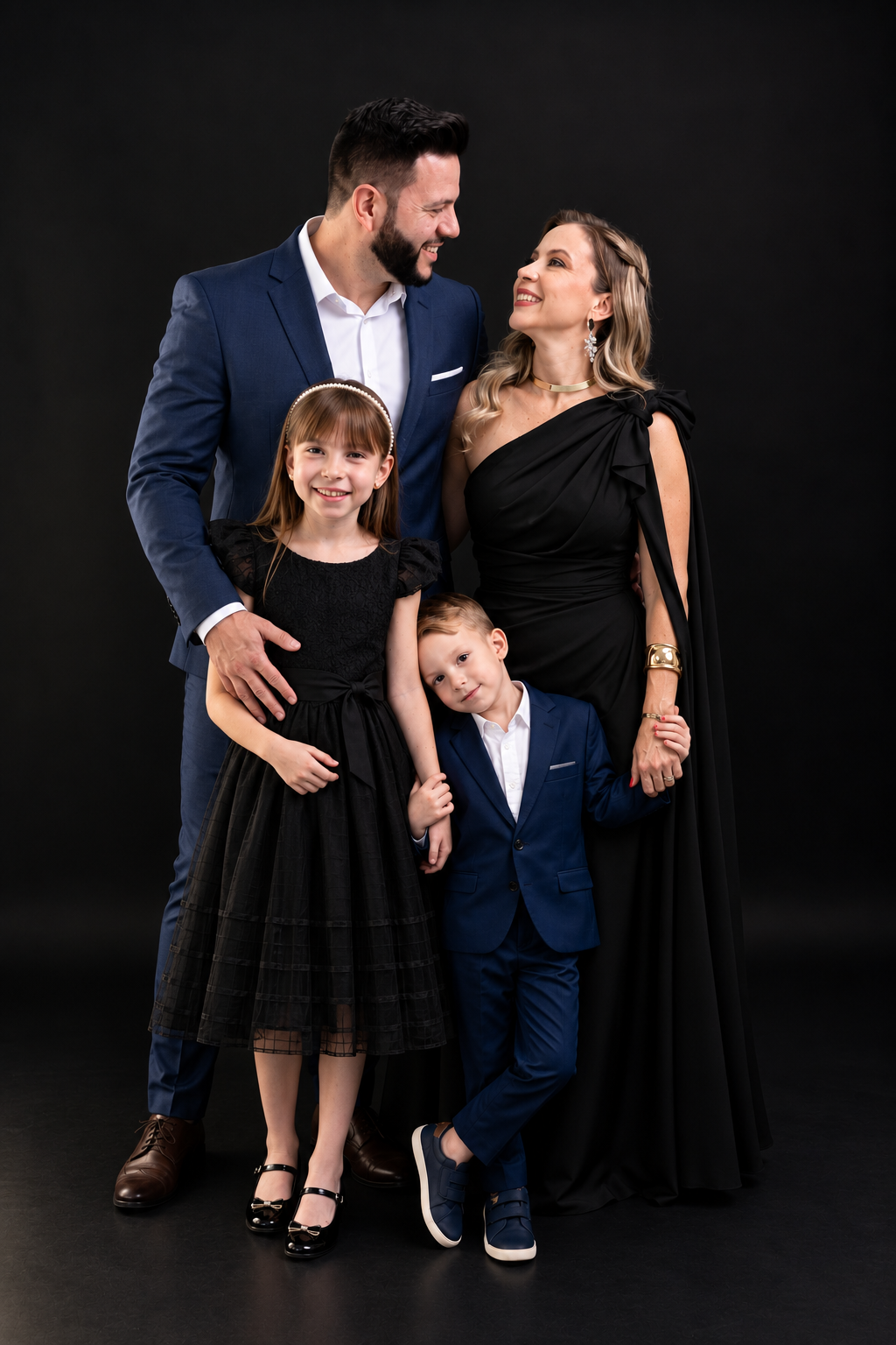 Família Franco em traje de festa